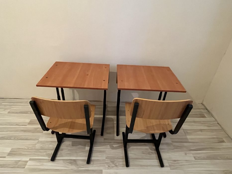 Продается парты со стульями