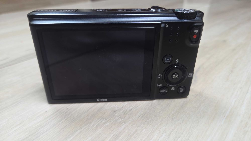 aparat foto digital compact Nikon Coolpix S9600,