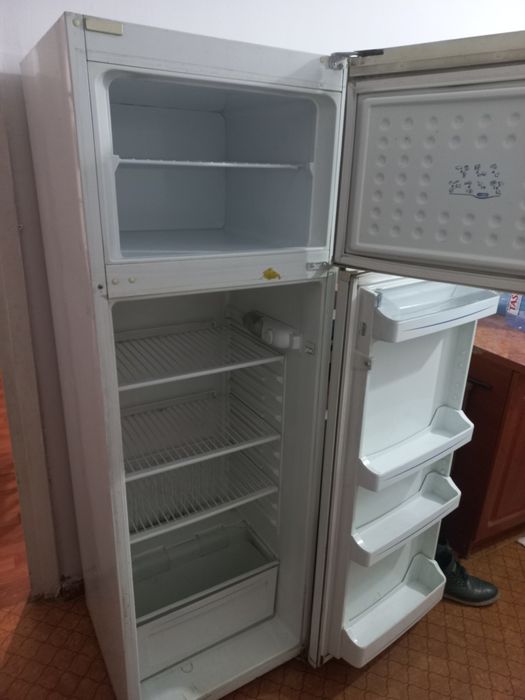 холодильник продаётся