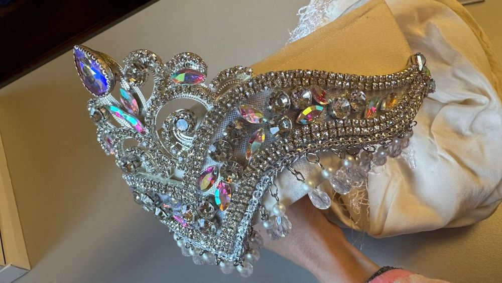 Тиллакош с камнями и с натуральным шелковым платком