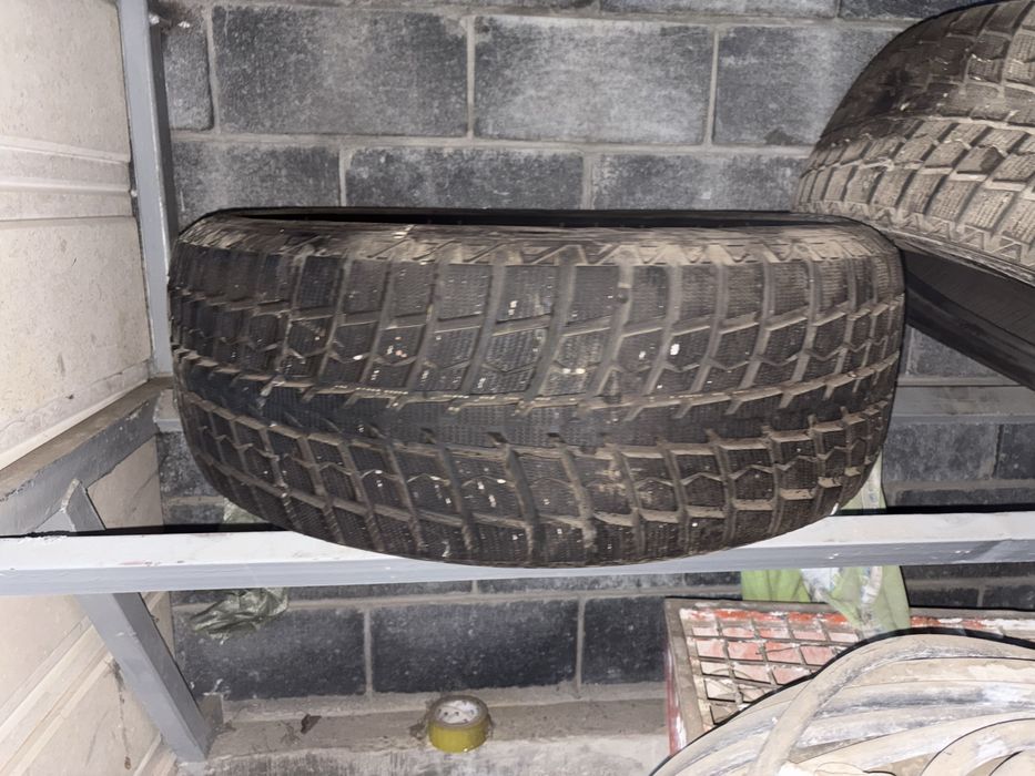 Зимние шины 275/50/21