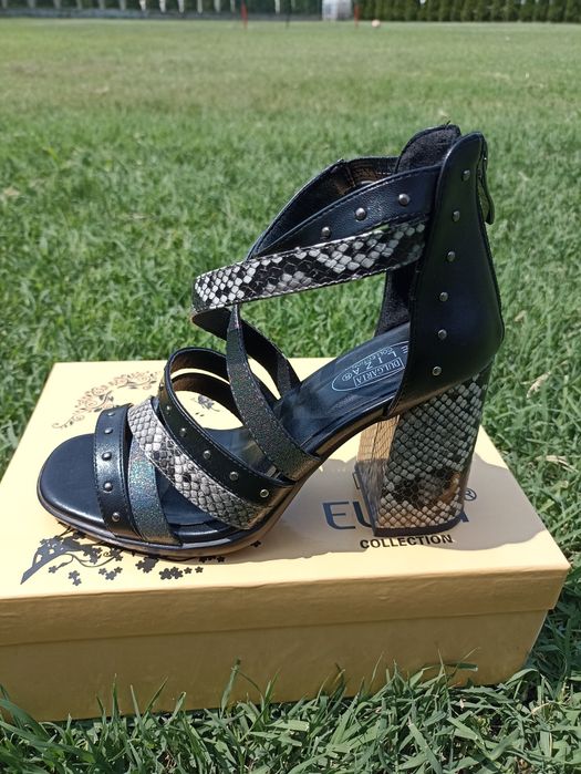 Дамски сандали на висок ток