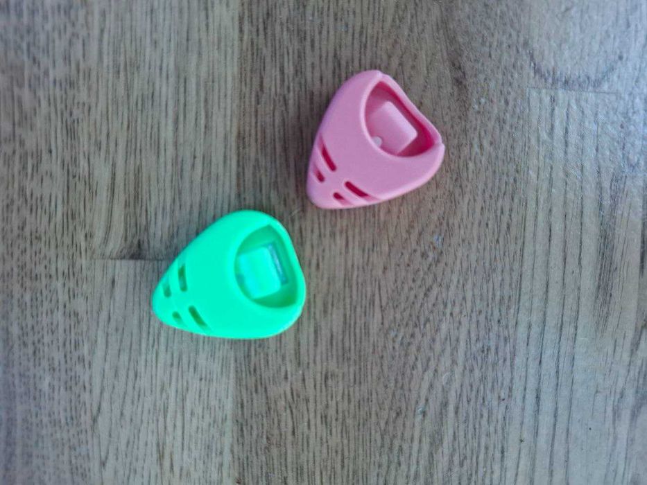 держатель для медиатора