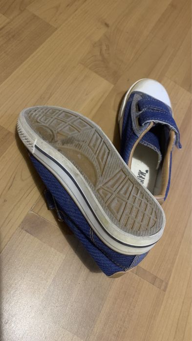 Детски спортни обувки