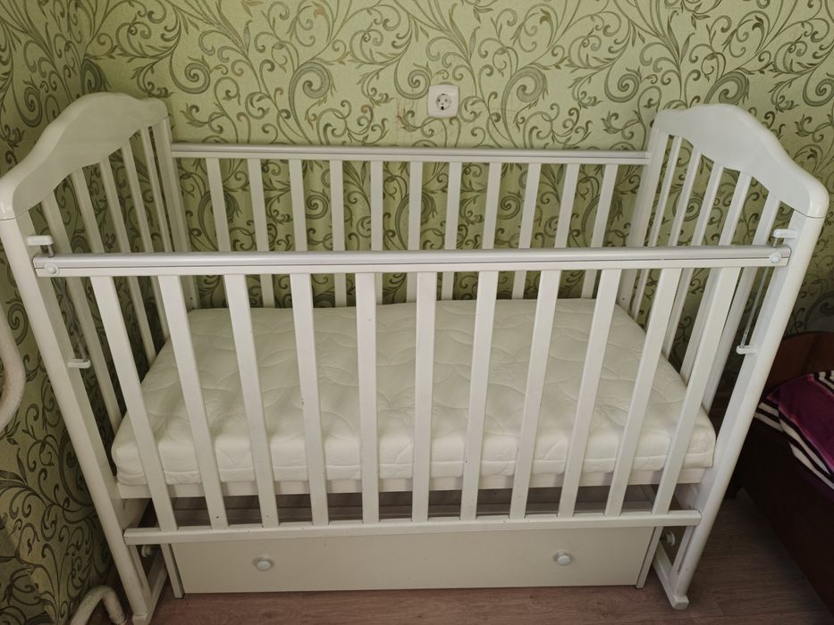 Продам кроватку детскую
