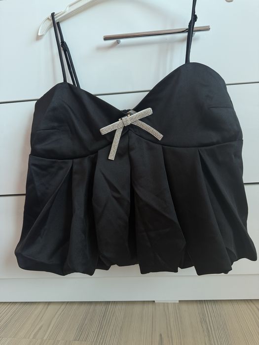 Черен елегантен топ New Yorker с камъчета – нов