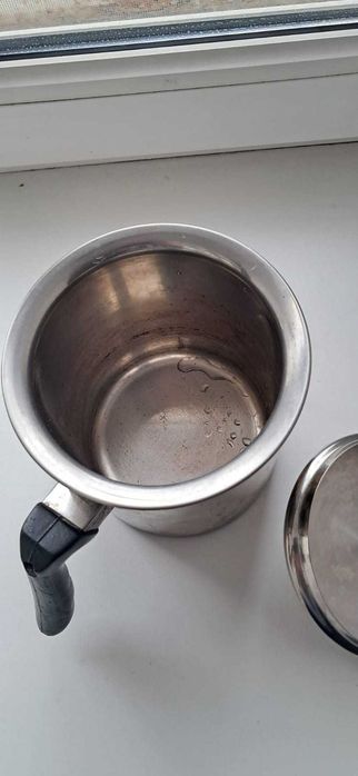 Продам 2 кружки б/у