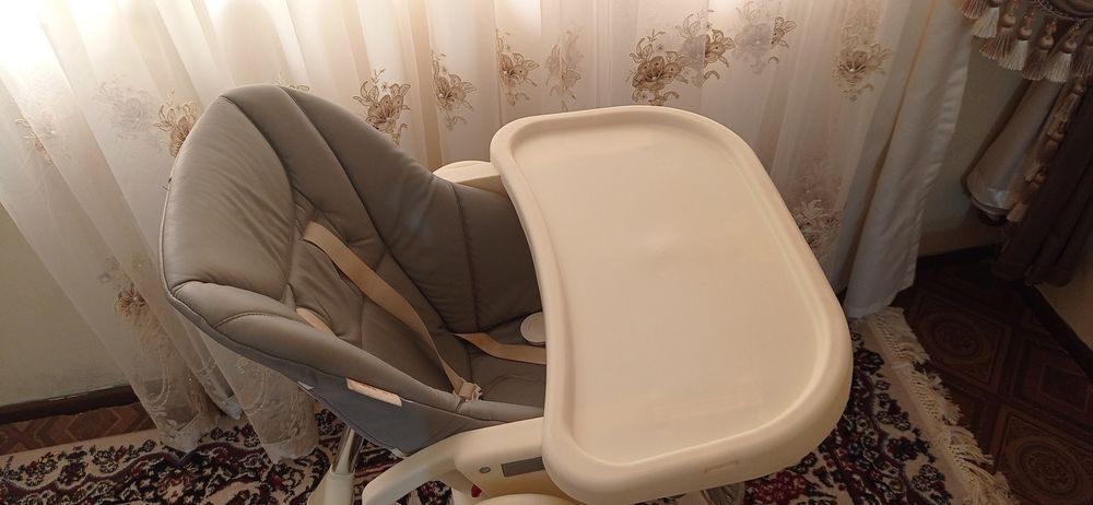 Детский стульчик для кормления