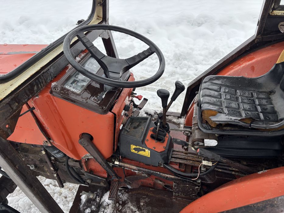 Tractor viticol fiat 570