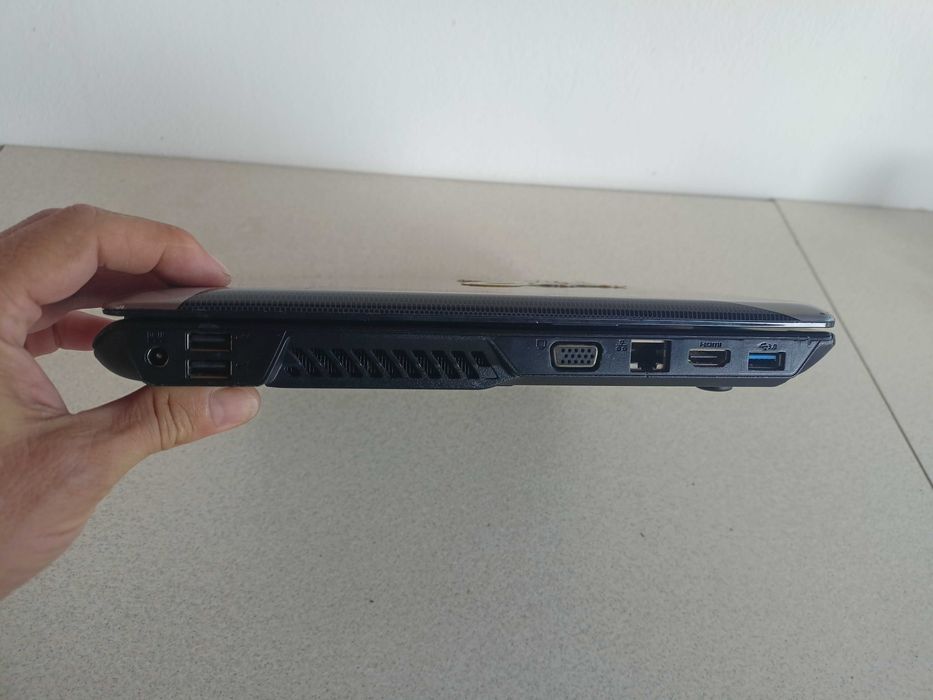 Laptop Medion P6624 display 15,6 Procesor I3-M370 ram4g HDD640g Nvidia