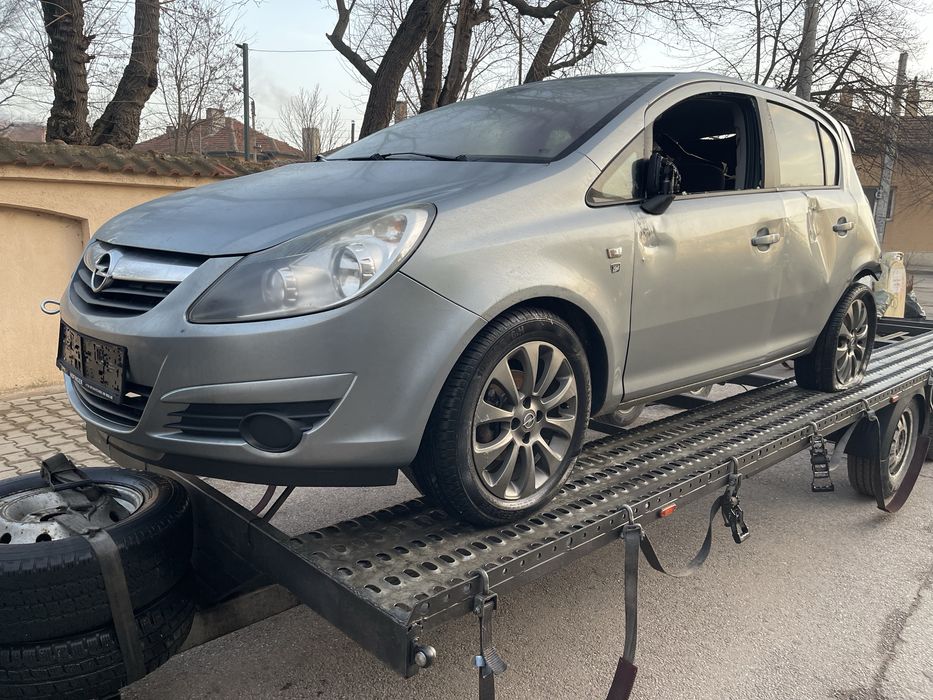 Opel Corsa D 1.4i на части