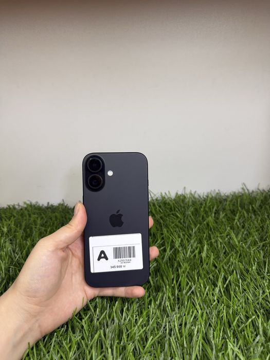 Apple iPhone 16 9/10