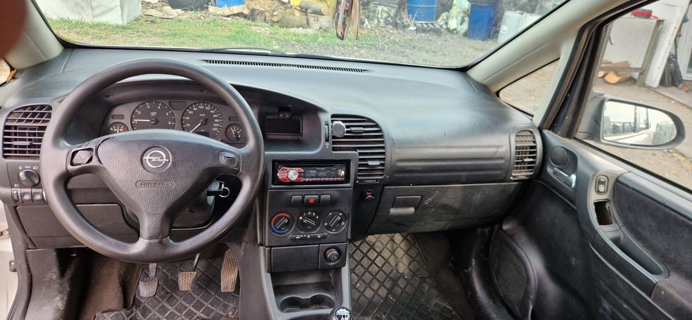 Opel Zafira 1.6 Benzina . GPL. 7 locuri . An 2000
