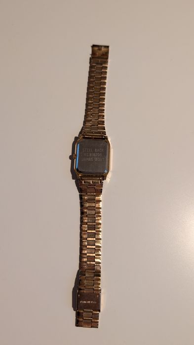 Кварцов аналогов дамски часовник