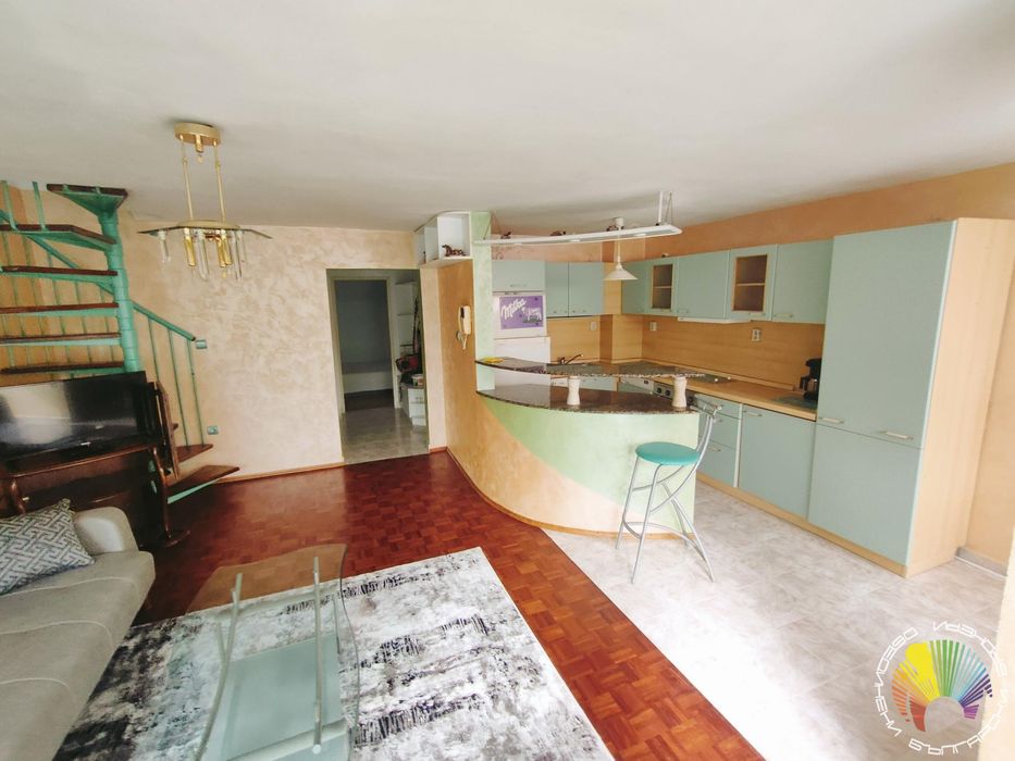 Дава се под наем Тристаен апартамент в Бургас, Братя Миладинови - 100 кв.м за 510 € - Снимка #2