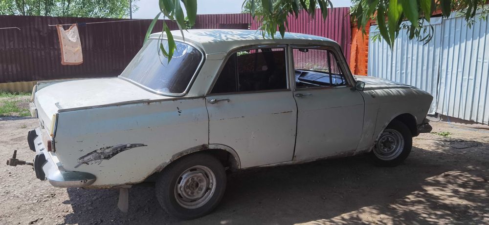 Породам москвич 412 на полном ходу