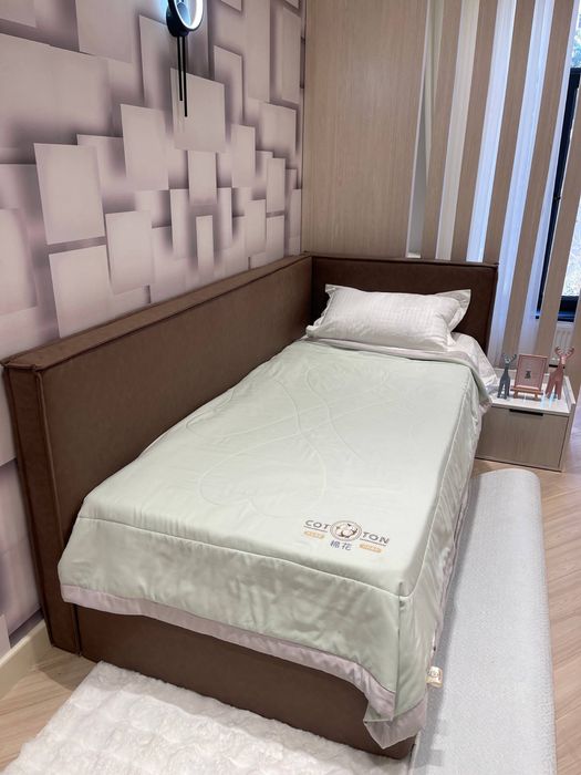 Bolalar uchun yumshoq kravat.