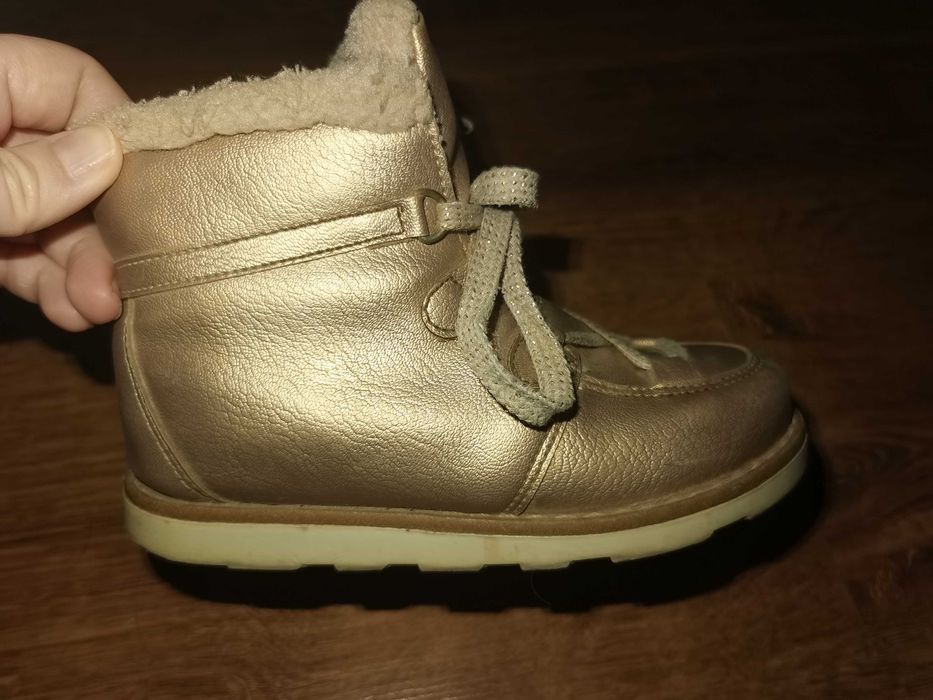 Продам детские сапожки