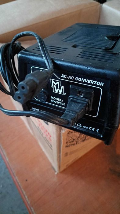 convertor profesional tensiune de la 230 la 110 V 200Watt