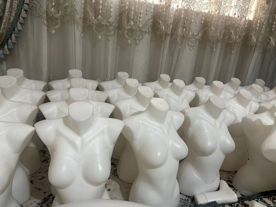 Прадаетса маникен