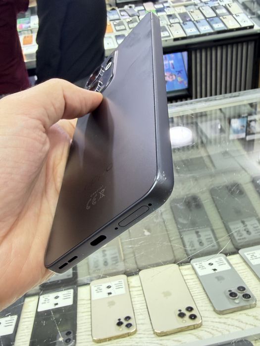 oppo reno 13 F 8/512 black