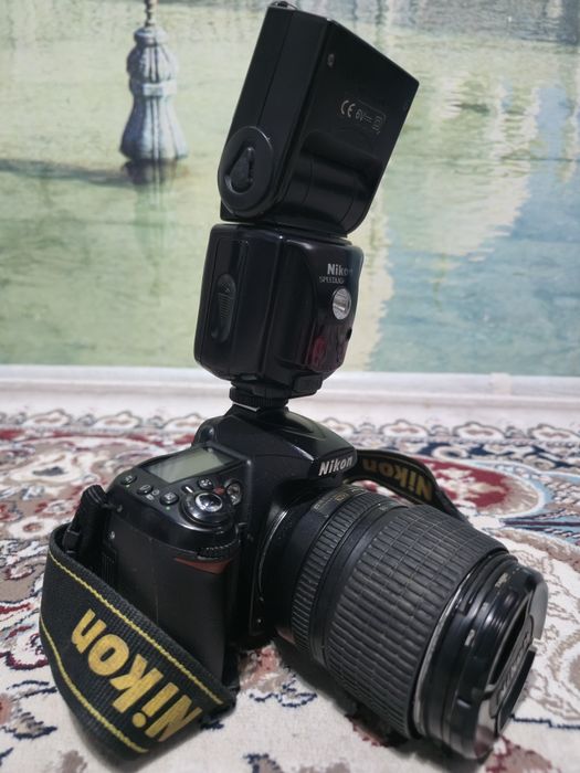 Nikon D90.   Nikon D90