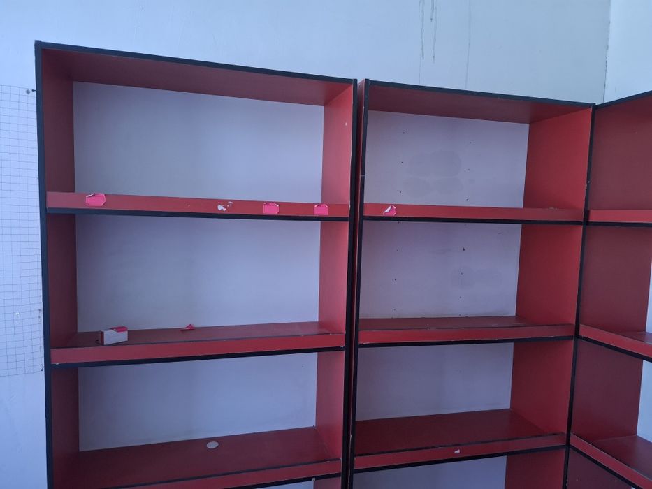 Стелаж сотилади яхши холатда