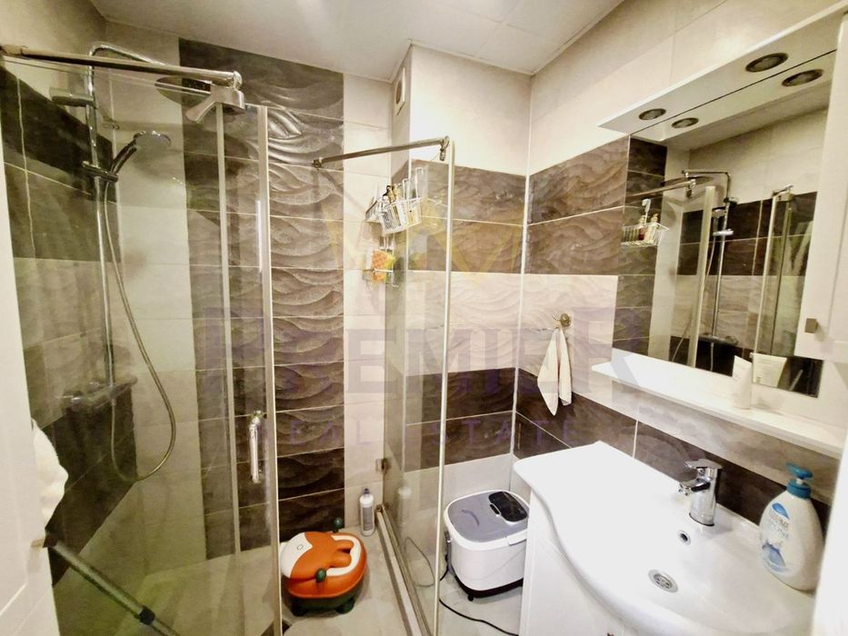 Продава се Тристаен апартамент в Варна, Цветен квартал - 113 кв.м за 1354 €/кв.м - Снимка #8