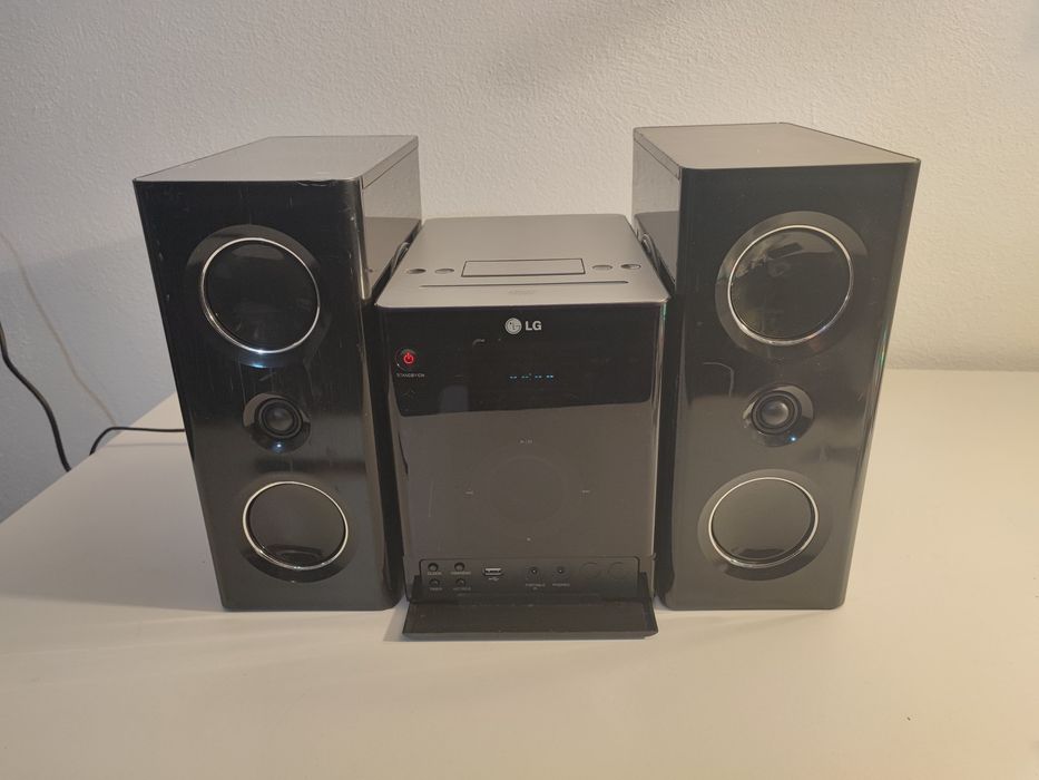 Sistem audio LG FB163-DOP cu CD, iPod, USB, Radio