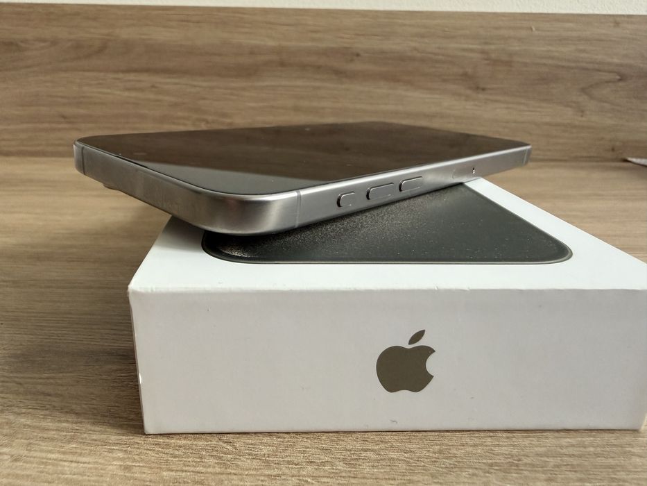 Iphone 15 pro max 256gb natural titanium, baterie 89%, absolut impecabil - ca nou