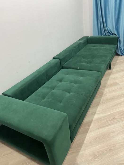 Диван есть дефекты но можно исправить.