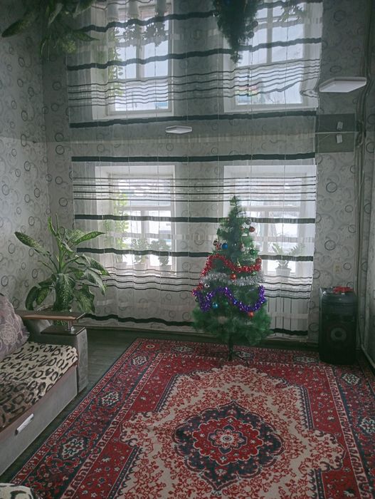 Продам дом в центре.