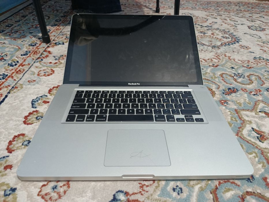 MacBook Pro 2011 на запчасти
