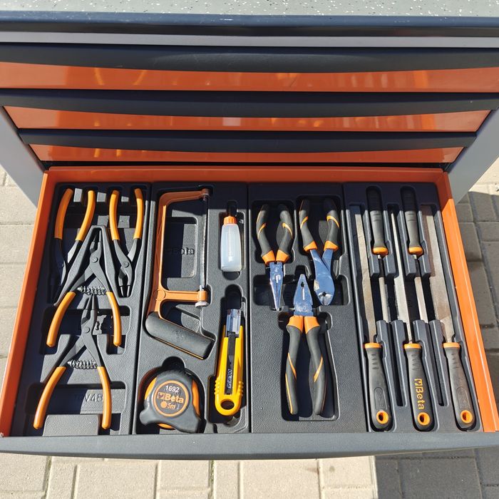 BETA количка с инструменти