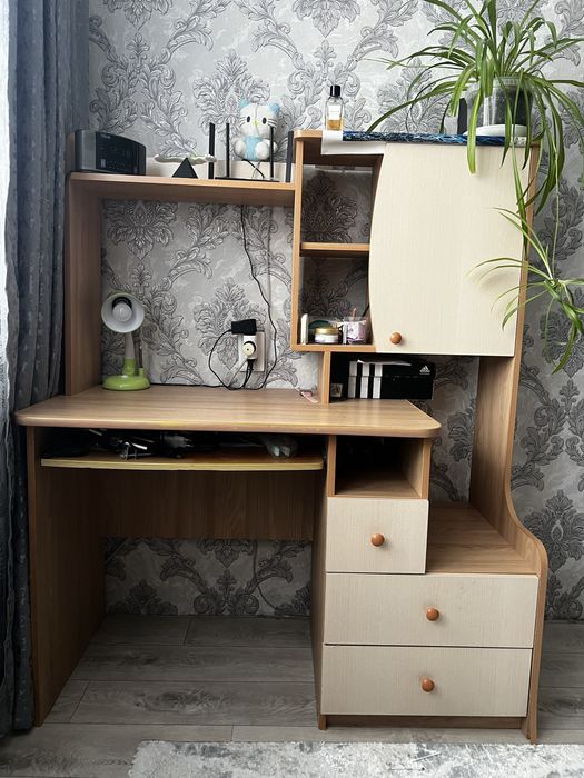 Продам компьютерный стол