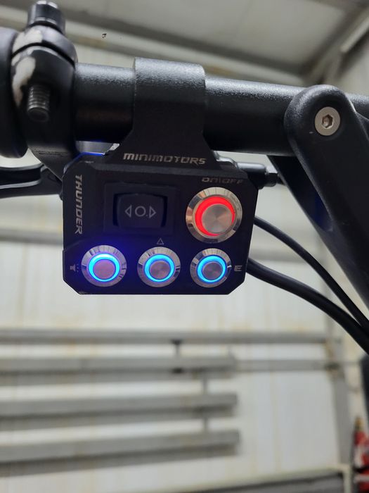 Электросамокат

Продаю Dualtron Thunder 2.