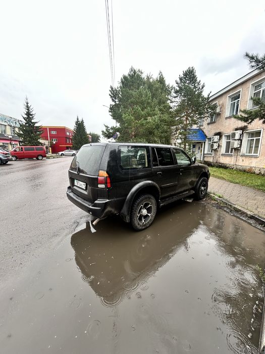 Mitsubishi montero sport 2000г