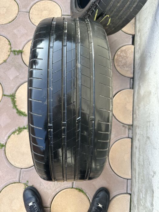Anvelope 235 45 R18 98W  Bridgestone Turanza Vara