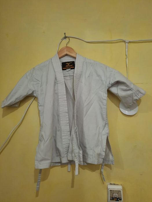 Продам кимано, шлем для каратэ