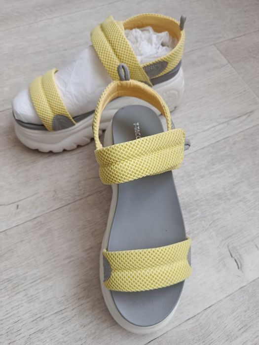 Босоножки на платформе