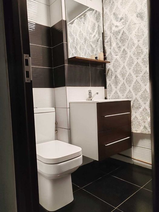 Apartament 3 camere Costesti