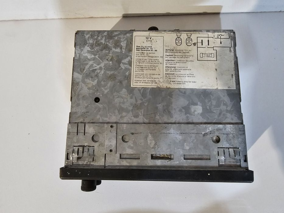radio blaupunkt ludwigshaffen 18 

arata foarte bine 
nu ii cunosc sta