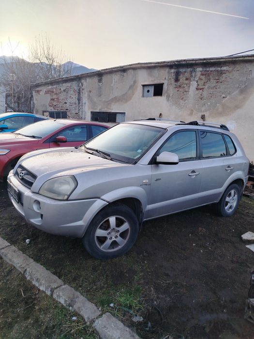 Hyundai tucson 2.0crd на части!