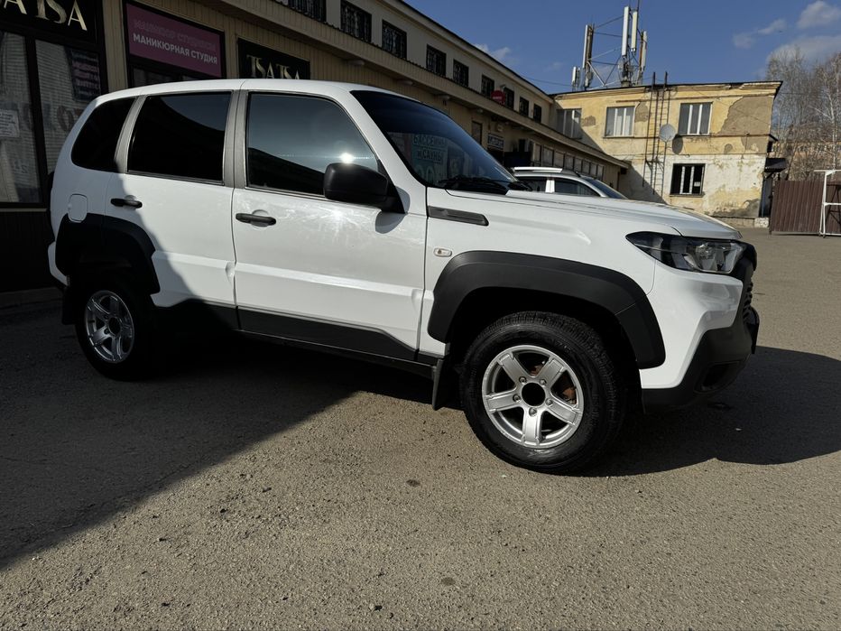 Нива Тревел в идеальном состоянии