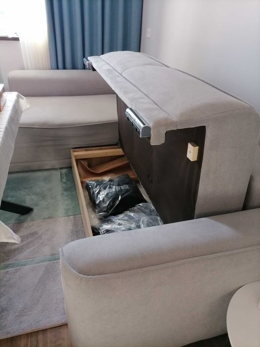 Разтегателен диван с опция за сън