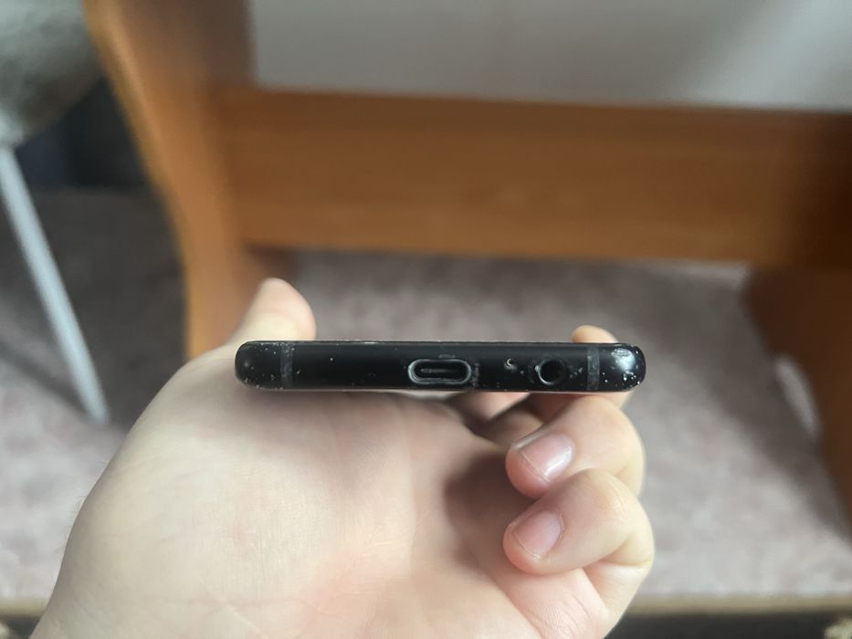 Galaxy A8 (2018) хорошим состояние