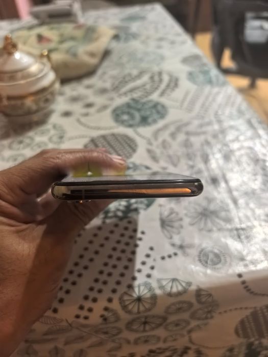 Обменяю Iphone Xs в идеале