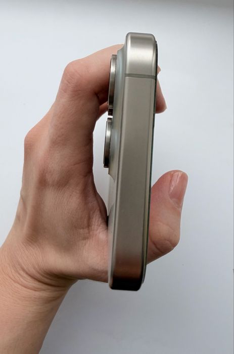 Продам Iphone 15 pro 256GB Esim