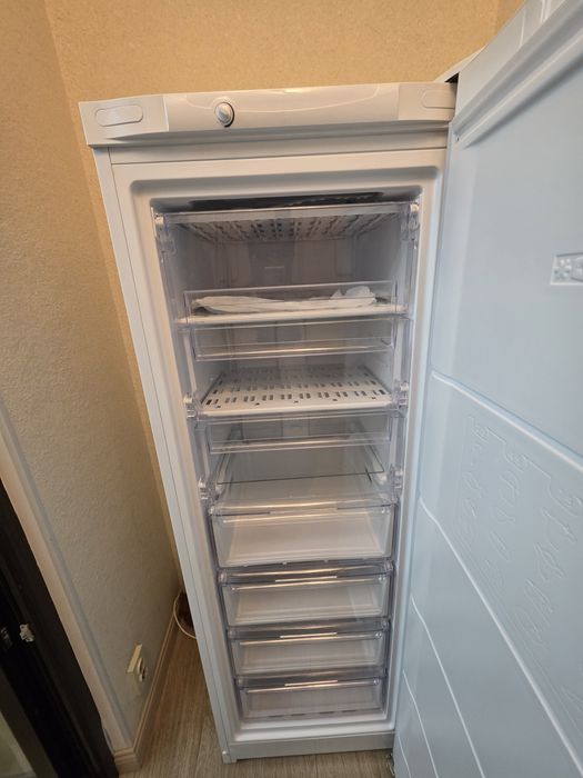 Морозильник Indezit