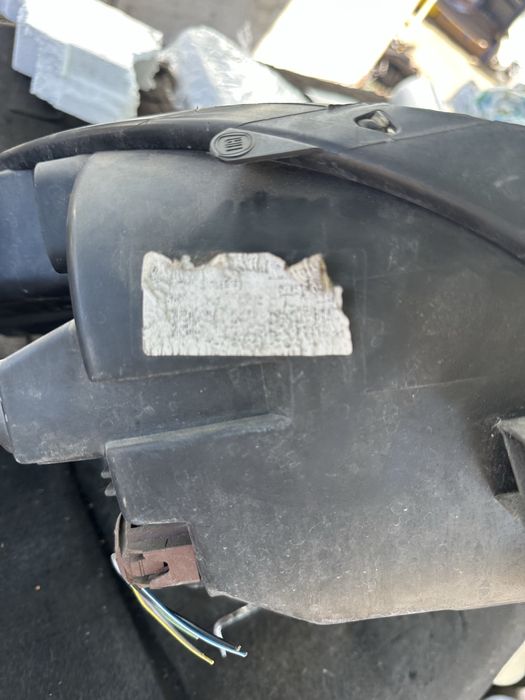 Фар фарове Fiat 500 L ляв и десен оригинални здрави